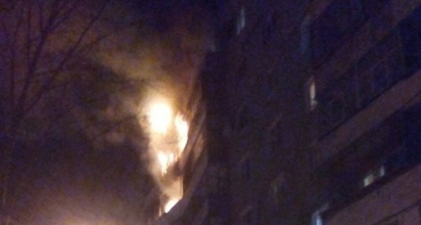 Сильный пожар произошел в жилом доме Казани